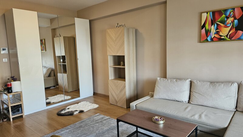 Piata Alba Iulia, 240 m, proprietar.