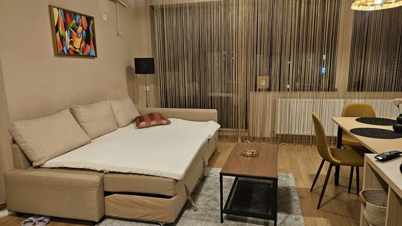 Piata Alba Iulia, 240 m, proprietar.