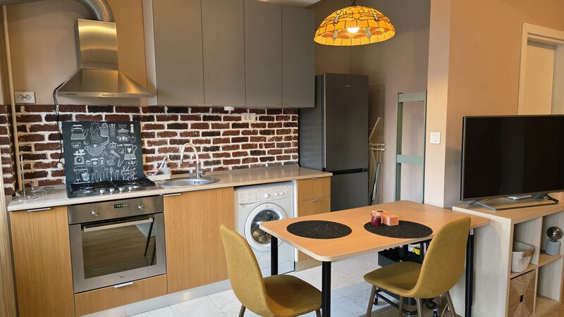 Piata Alba Iulia, 240 m, proprietar.