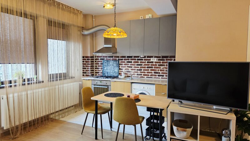 Piata Alba Iulia, 240 m, proprietar.